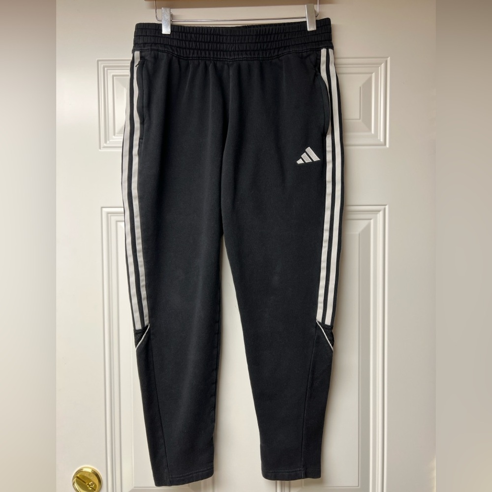 Adidas Trio 23 League Soccer Pants featuring AEROREADY Youth Size Large